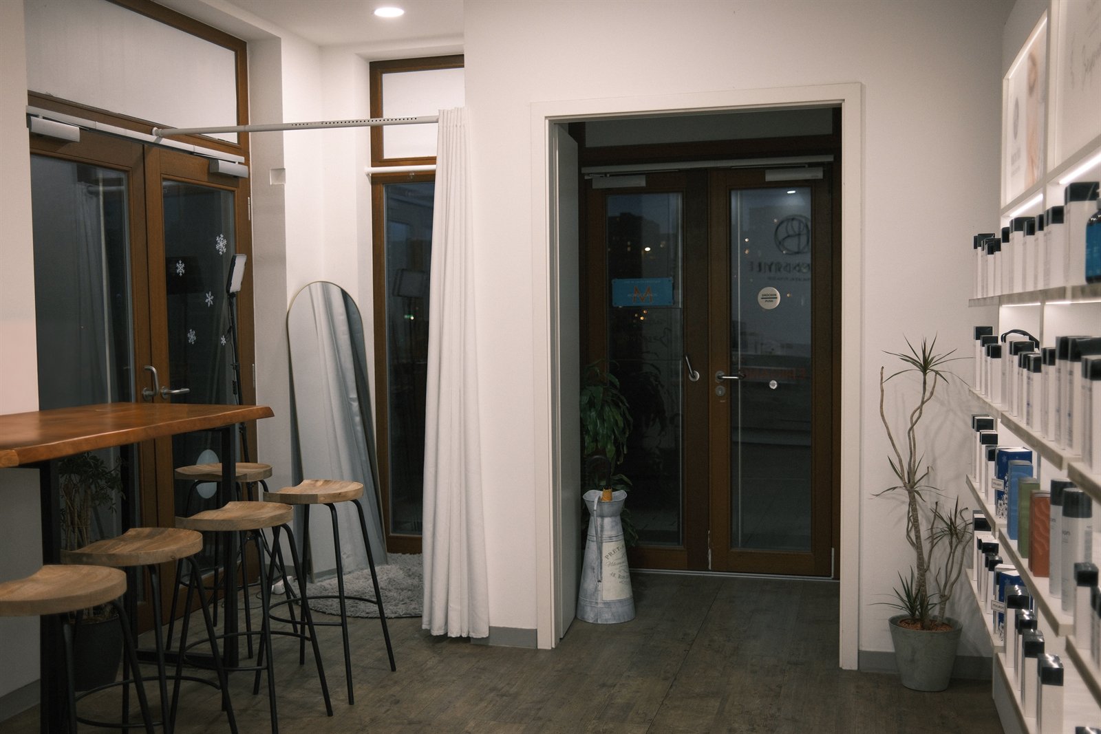 Beyond Style Frankfurt — salon interior